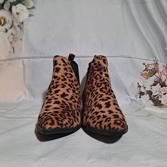 ANKLE POINTED TOE LEOPARD ANIMAL PRINT BOOTIES NEW - Picture 5 of 6